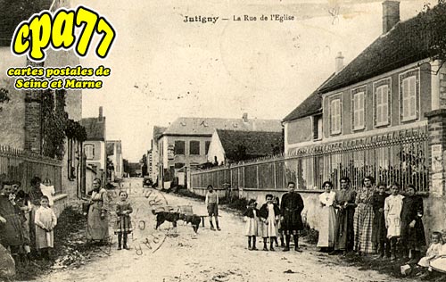 Jutigny - La Rue de l'Eglise
