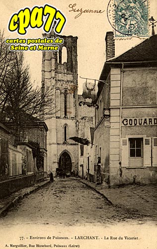 Larchant - La Rue du Vicariat