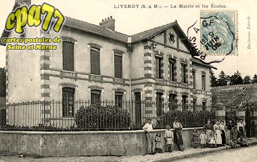 Liverdy En Brie - La Mairie et les Ecoles
