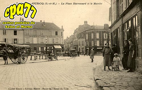 Lizy Sur Ourcq - La Place Harrouard et le Marché