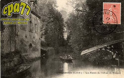 Longueville - Les Fosss du Chteau de Besnard