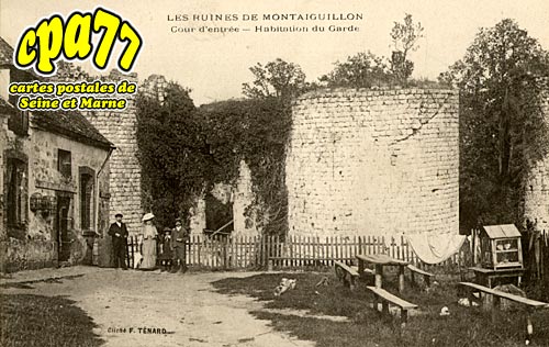 Louan Villegruis Fontaine - Les Ruines de Montaiguillon - Cour d'Entre - Habitation du Garde