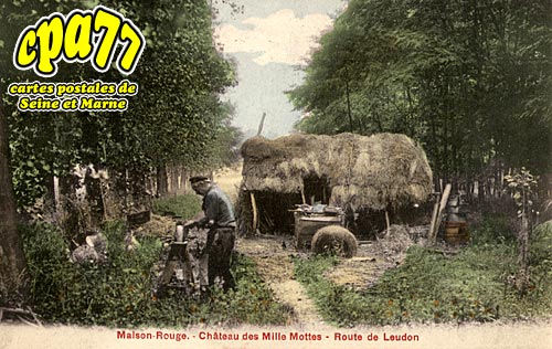 Maison Rouge En Brie - Chteau des Mille Mottes - Route de Leudon
