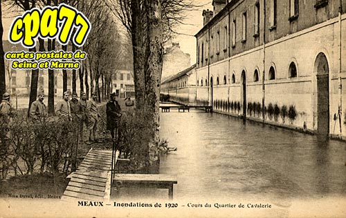 Meaux - Inondations de 1920 - Cours du Quartier de cavalerie