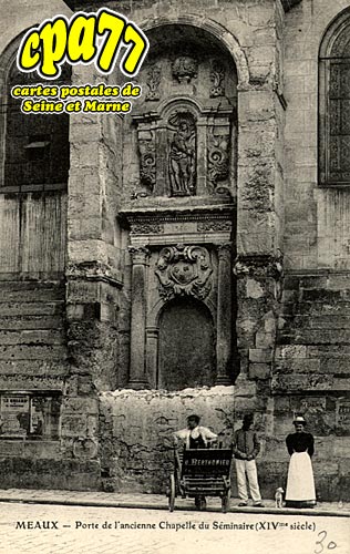 Meaux - Porte de l'ancienne Chapelle du Sminaire (XIVe sicle)