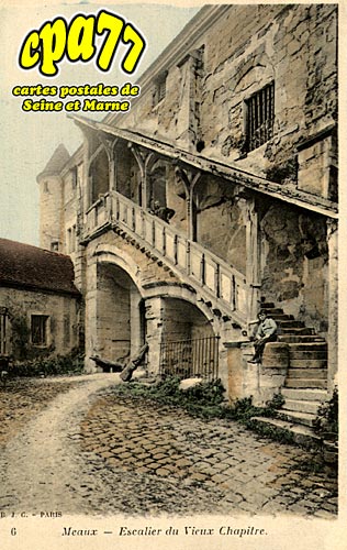 Meaux - Escalier du Vieux Chapitre
