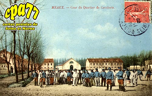 Meaux - Cour du Quartier de Cavalerie