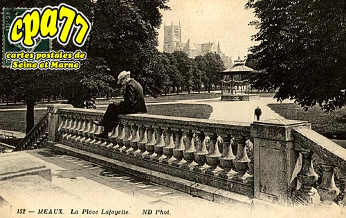 Meaux - La Place Lafayette