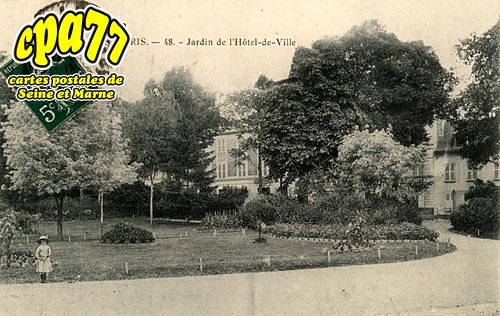 Melun - Jardin de l'Hôtel de Ville