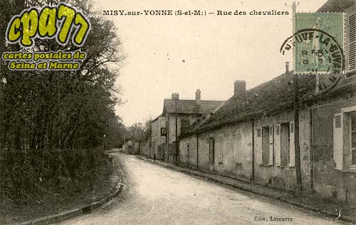 Misy Sur Yonne - Rue des chevaliers