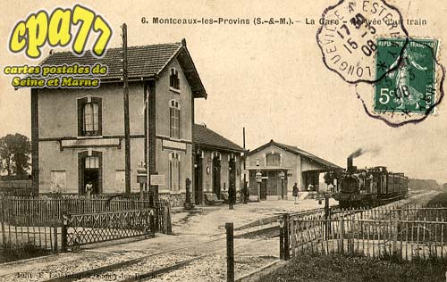 Montceaux Ls Provins - La Gare - L'Arrive d'un train