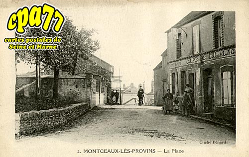 Montceaux Ls Provins - La Place