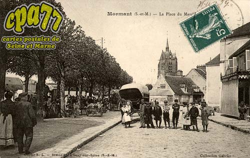 Mormant - La Place du March
