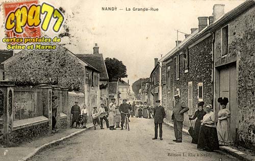 Nandy - La Grande-Rue