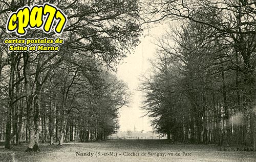 Nandy - Clocher de Savigny, vu du Parc