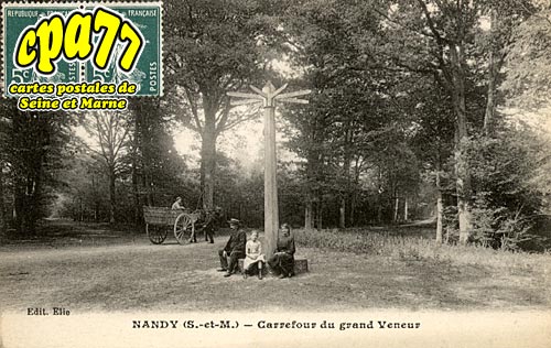 Nandy - Carrefour du grand Veneur