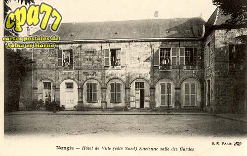 Nangis - Hôtel de Ville (côté Nord) Ancienne salle des Gardes