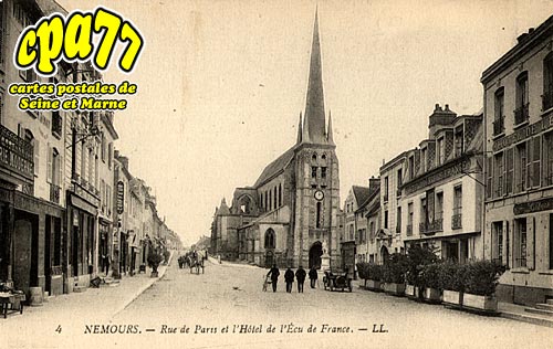 Nemours - Rue de Paris et l'Htel de l'Ecu de France