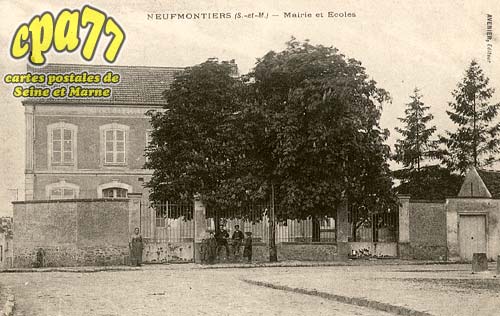 Chauconin Neufmontiers - Mairie et cole