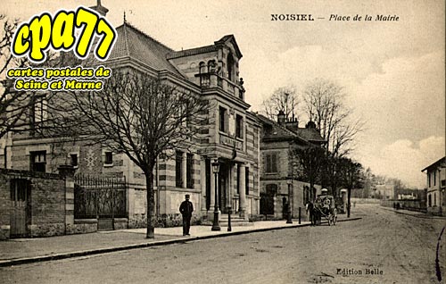 Noisiel - Place de la Mairie