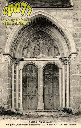 Rampillon - L'Eglise (Monument historique - XIIIe sicle) - Le Petit Portail