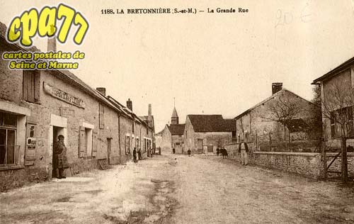 Rouilly - La Grande Rue