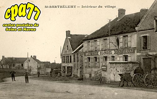St Barthlmy - Intrieur du village