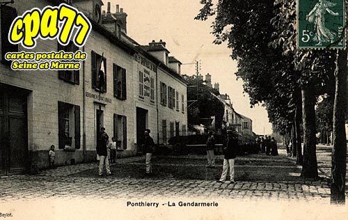 St Fargeau Ponthierry - La Gendarmerie
