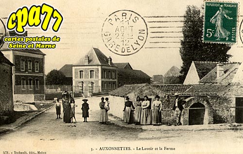 St Fargeau Ponthierry - Auxonnettes - Le Lavoir et la Ferme