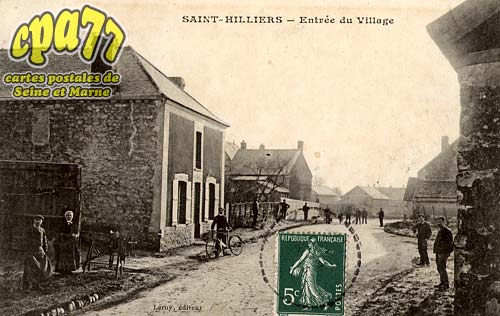 St Hilliers - Entre du Village