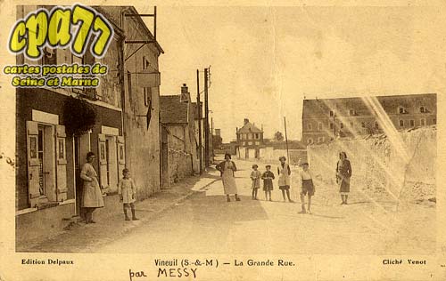 St Mesmes - La Grande Rue