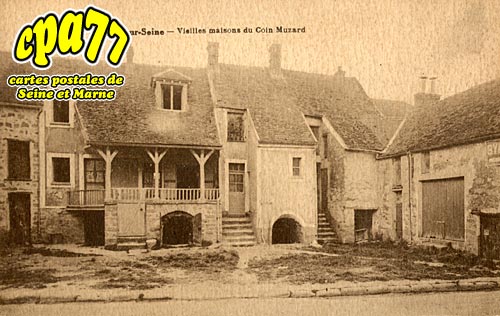 Samois Sur Seine - Vieilles maisons du coin Muzard