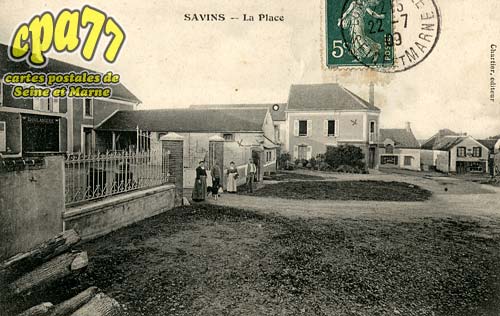 Savins - La Place