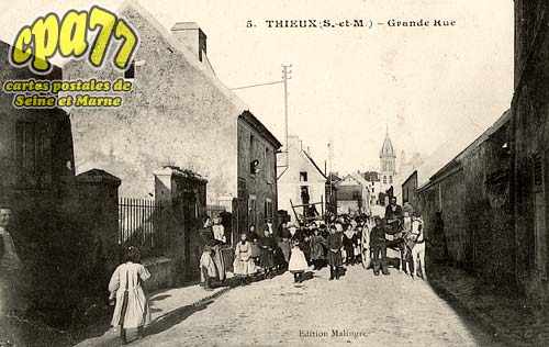 Thieux - Grande Rue