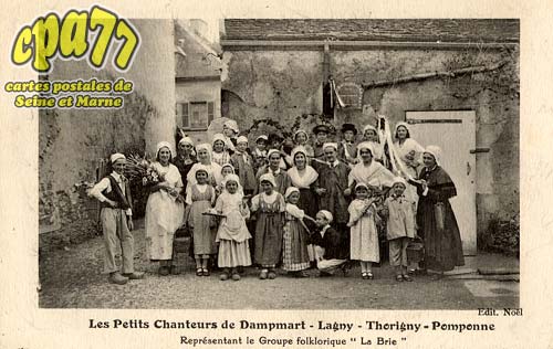 Thorigny Sur Marne - Les Petits Chanteurs de Dampart - Lagny - Thorigny - Pomponne reprsentant le groupe Folklorique 