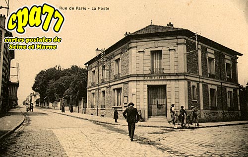 Carte postale ancienne de Torcy (77)  Rue de Paris  La Poste