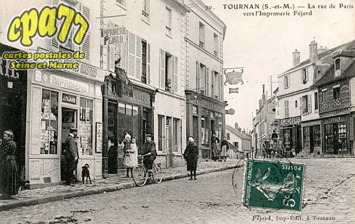 Tournan En Brie - La Rue de Paris vers l'Imprimerie Fjard