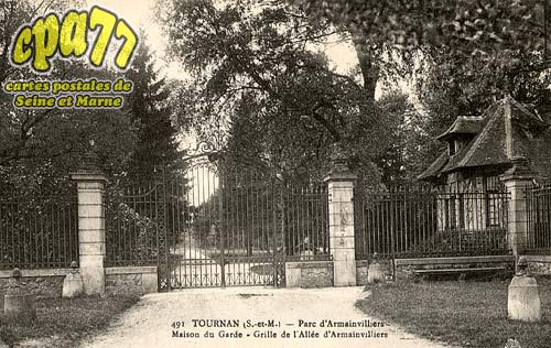 Tournan En Brie - Parc d'Armainvilliers - Maison de Garde - Grille de l'Allée d'Armainvilliers
