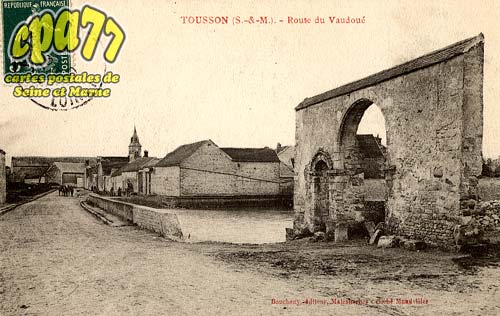 Tousson - Route du Vaudou