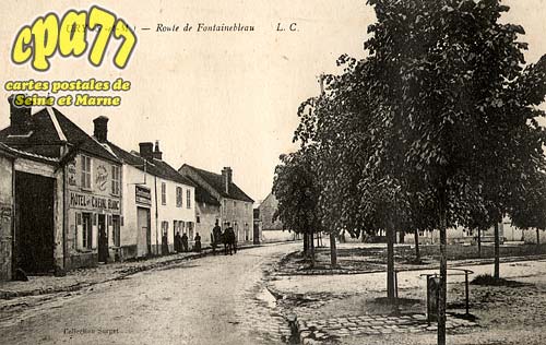 Ury - Route de Fontainebleau