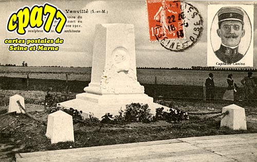 Vanvill - Environs de Nangis - Monument lev en mmoire du Capitaine Aviateur Camine