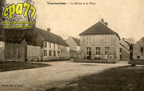 Vaucourtois - La Mairie et la Place