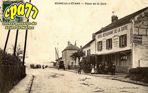 Verneuil L'tang - Place de la Gare