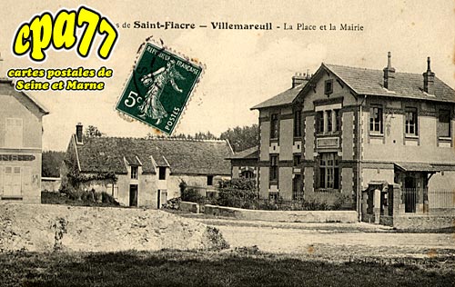 Villemareuil - La Place et la Mairie