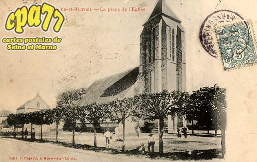 Villemer - La Place de l'Eglise
