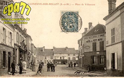 Villeneuve Sur Bellot - Place de Villeneuve