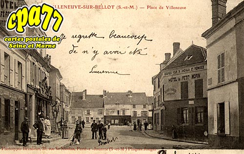 Villeneuve Sur Bellot - Place de Villeneuve