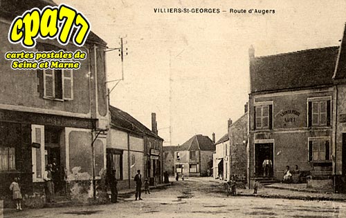 Villiers St Georges - Route d'Augers
