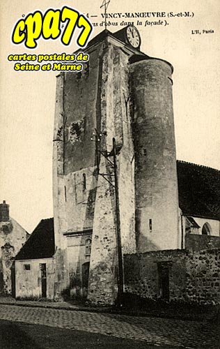 Vincy Manoeuvre - Guerre de 1914 - L'Eglise (trous d'obus dans la faade)